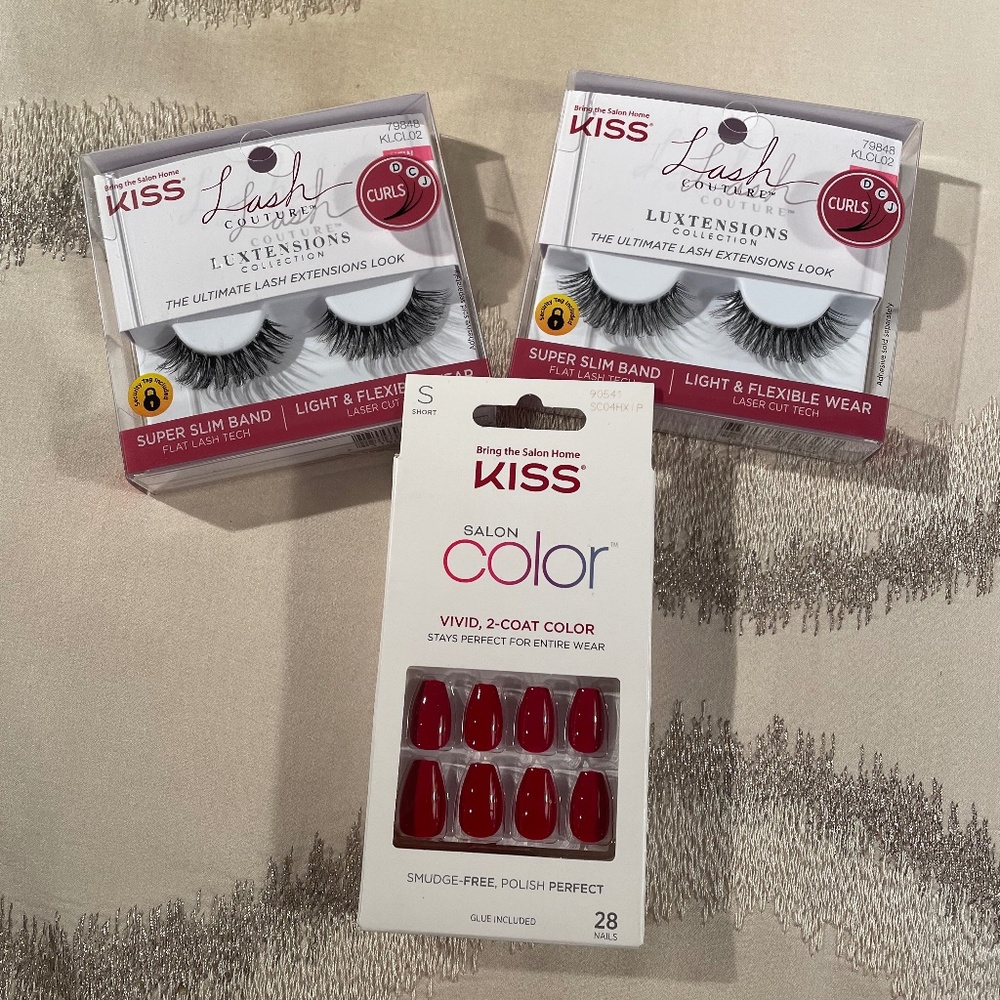 NWT Kiss Nail and Lash Beauty Bundle